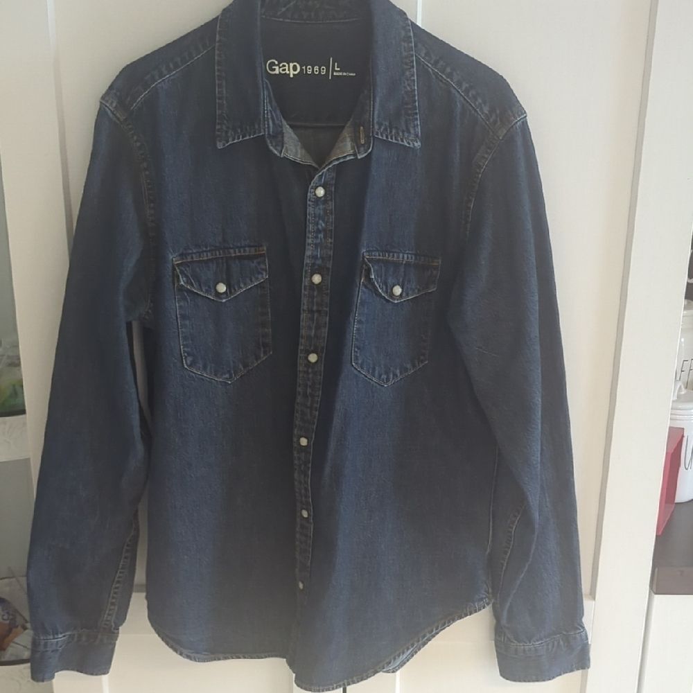 GAP 1969 men’s denim shirt | blue button-down chambray workwear style